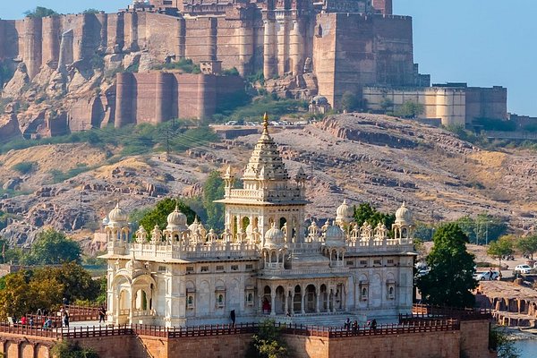 Cultural Integration: How Local Heritage Shapes the Guest Experience